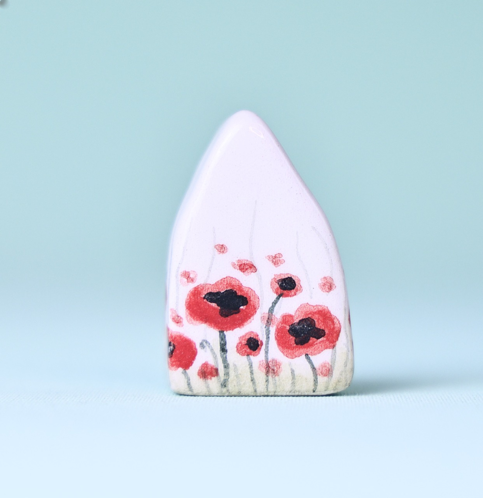 Hut - Poppy